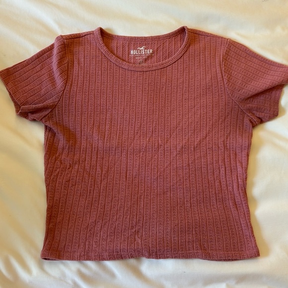 Hollister Tops - Hollister must-have collection baby tee